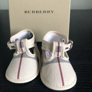 Burberry Beige Baby Shoes with Signature Plaid Stripes
